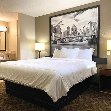 Super 8 By Wyndham Greensburg Exterior photo