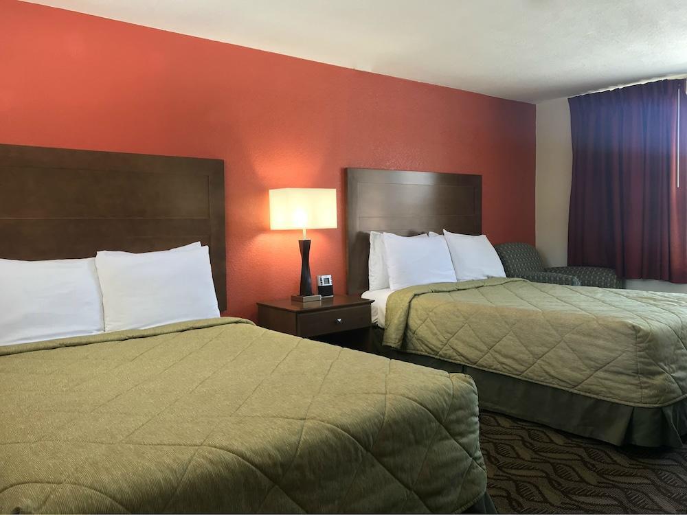 Super 8 By Wyndham Greensburg Exterior photo
