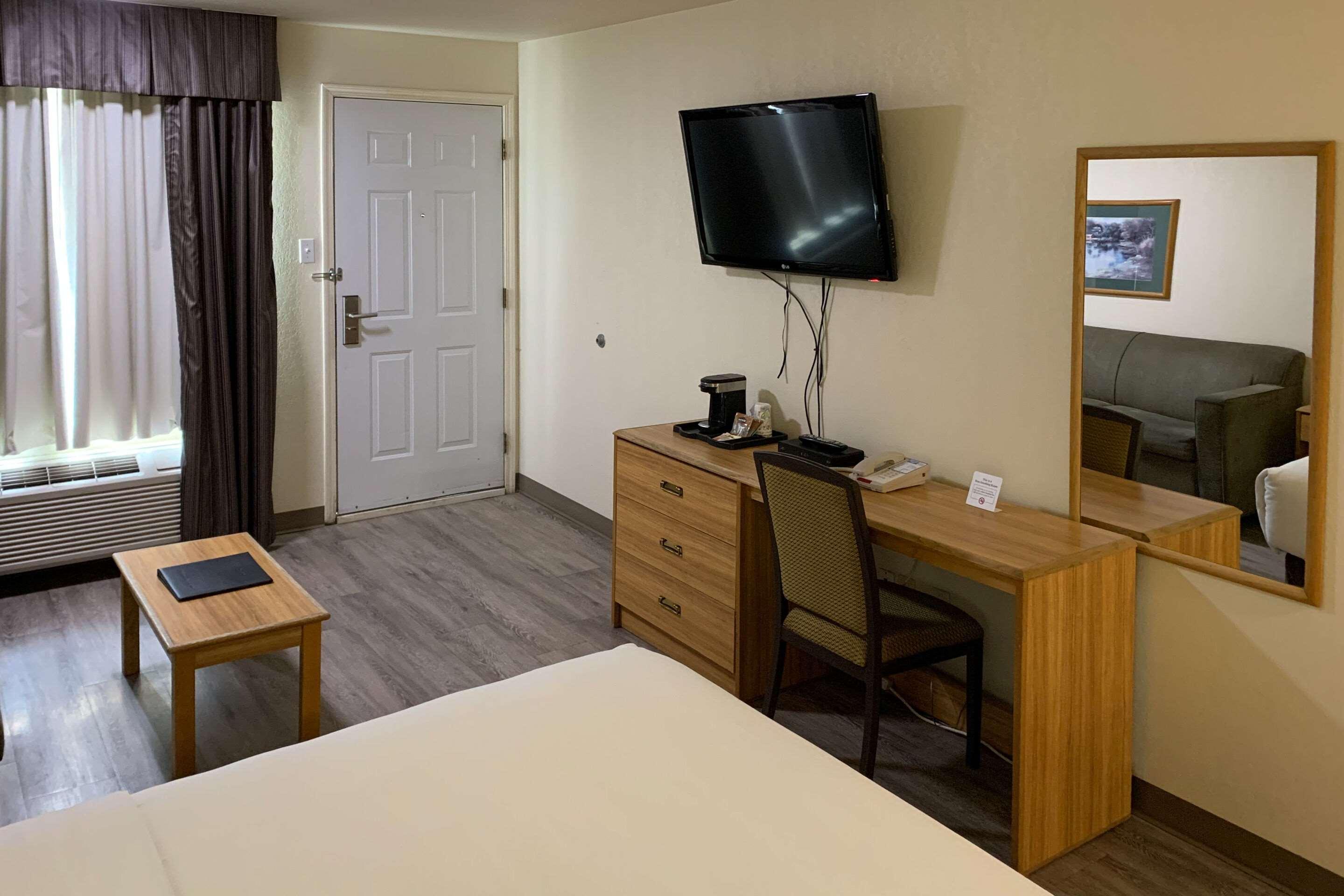 Super 8 By Wyndham Greensburg Exterior photo
