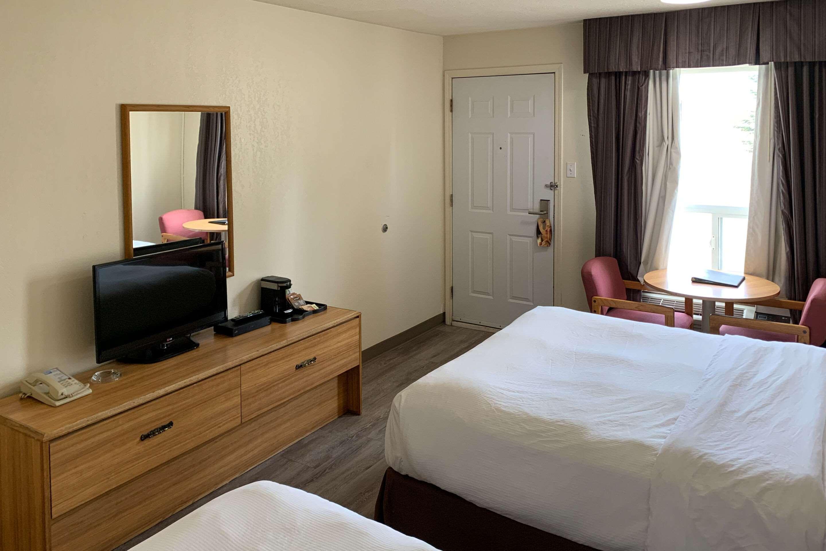 Super 8 By Wyndham Greensburg Exterior photo